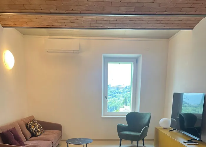 Clarisse 18 Apartment